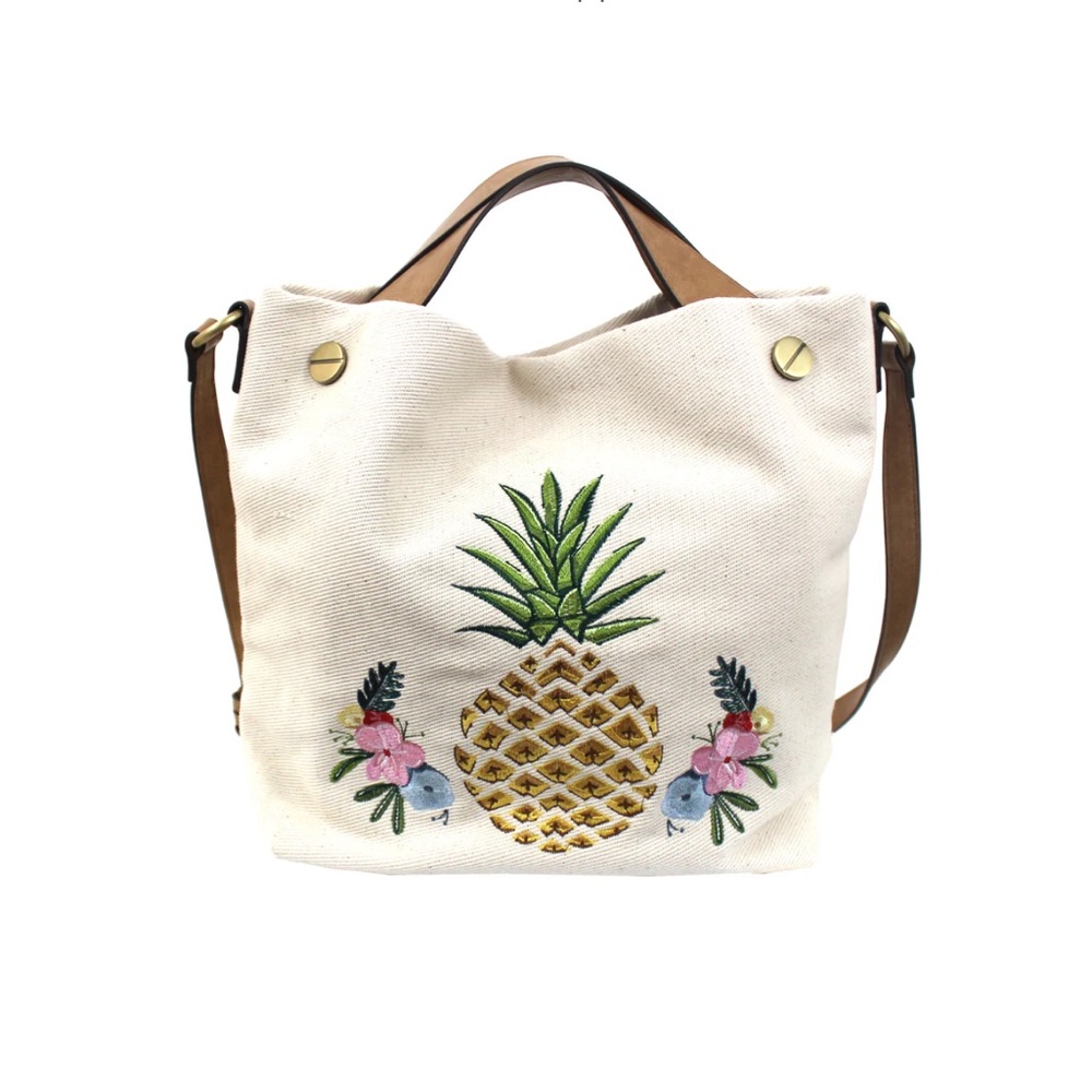 NWOT Elle Jae Gypset Waimea Bay Canvas Tote in pineapple,vegan leather strap